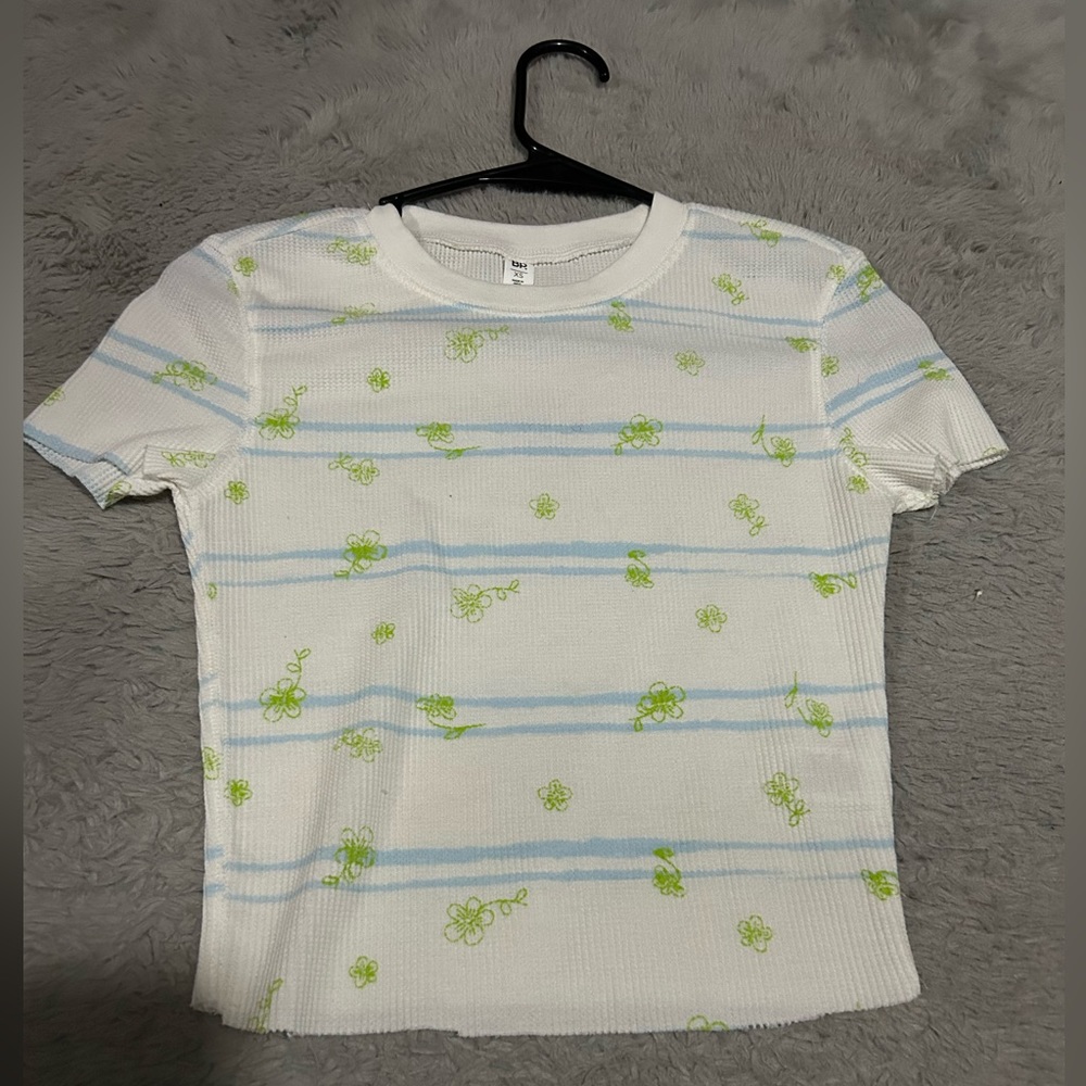 XS white cropped tee